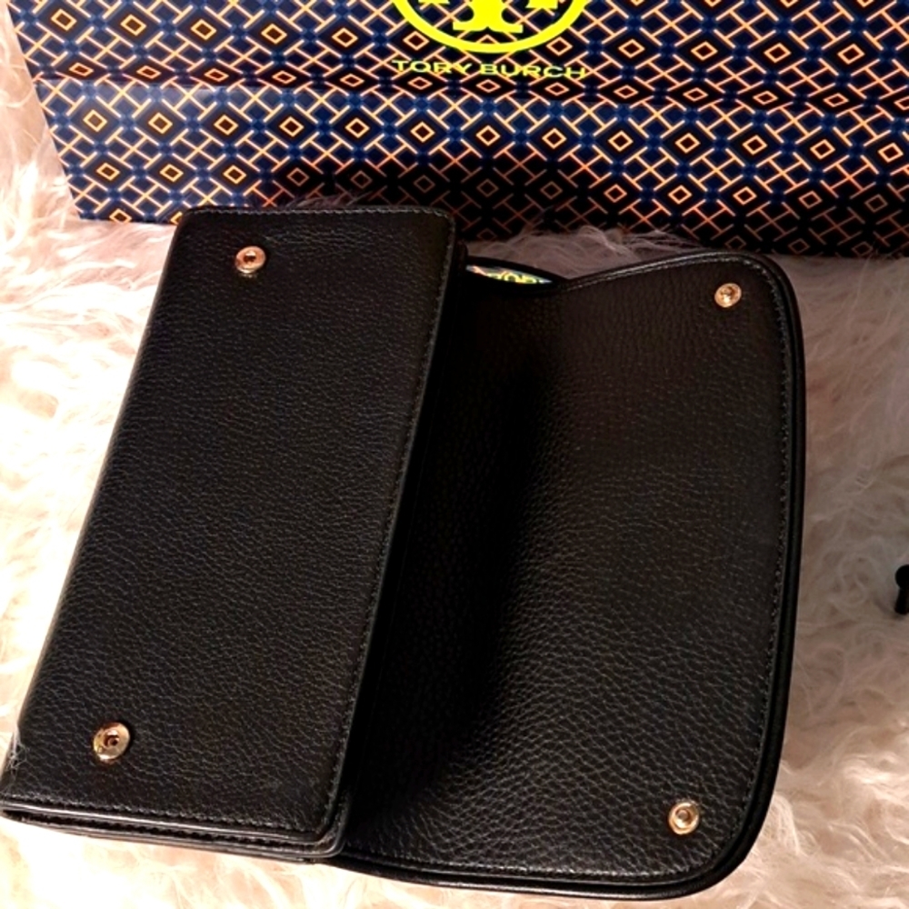 Tory Burch Britten Duo Envelope Continental Wallet EUC - Picture 8 of 14